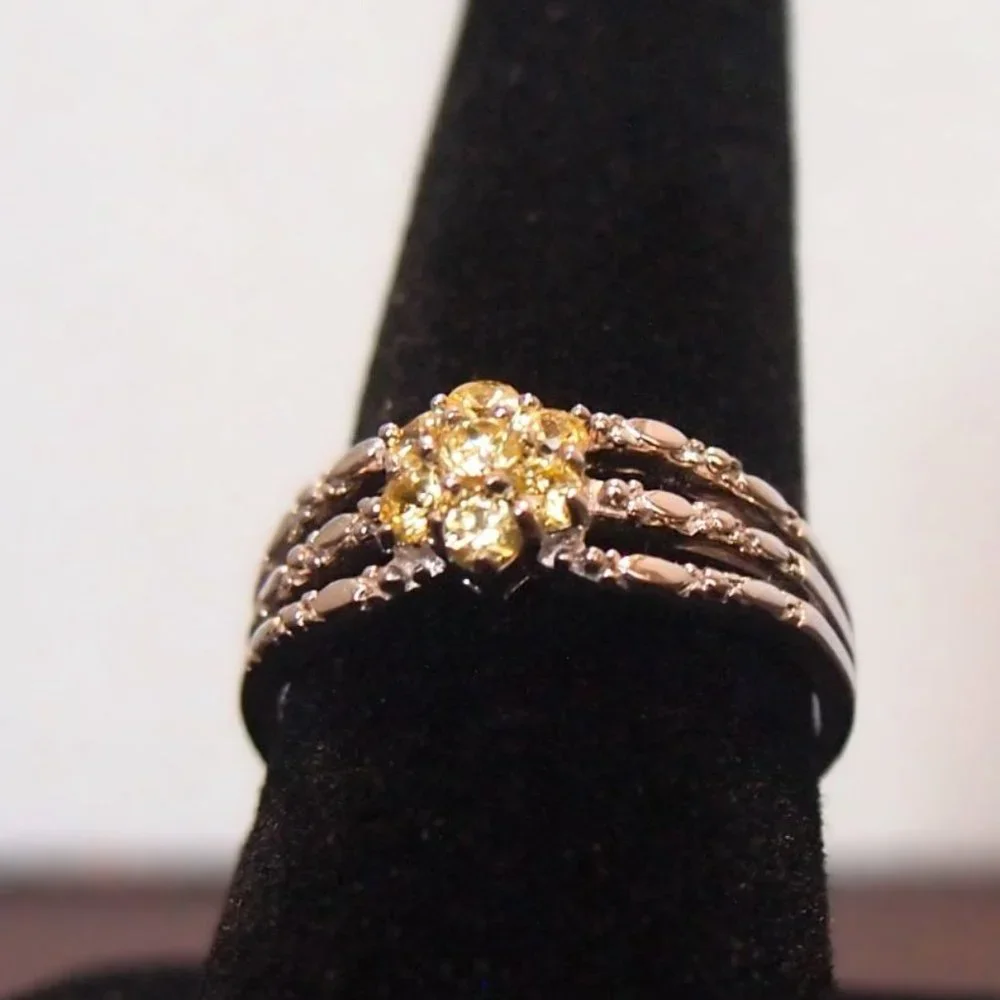* WoW* Stunning Flower Shaped Canary Diamonds Fashion / Friendship Ring *WoW*